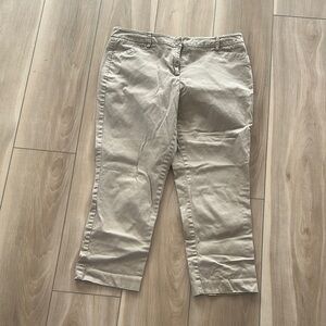 EUC Women’s Khaki Tan Cropped Shorts Capris Size 8 by New York & Co Brand